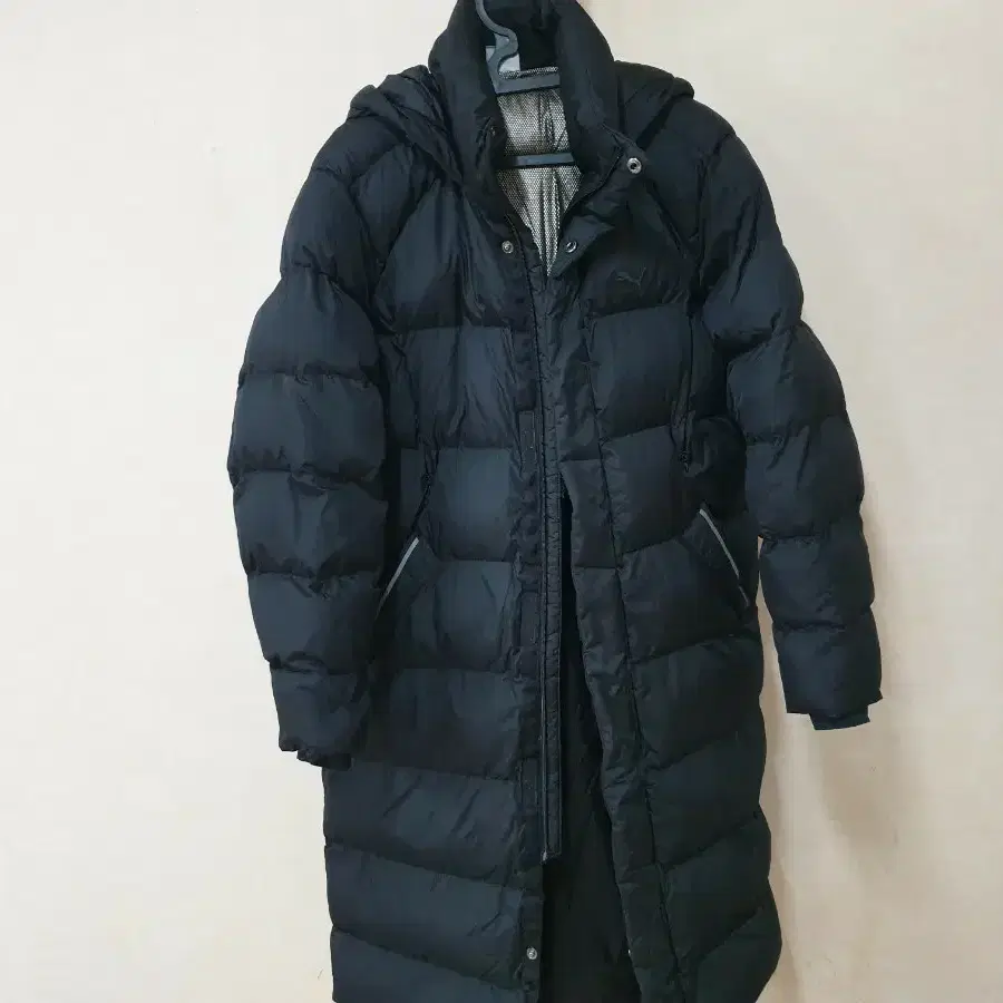 푸마 롱패딩 L (지퍼레일 밑떨어져서 고장 수선비15000 원정도)