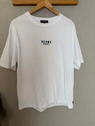 BEAMS HERT 로고 T셔츠 화이트 네이비