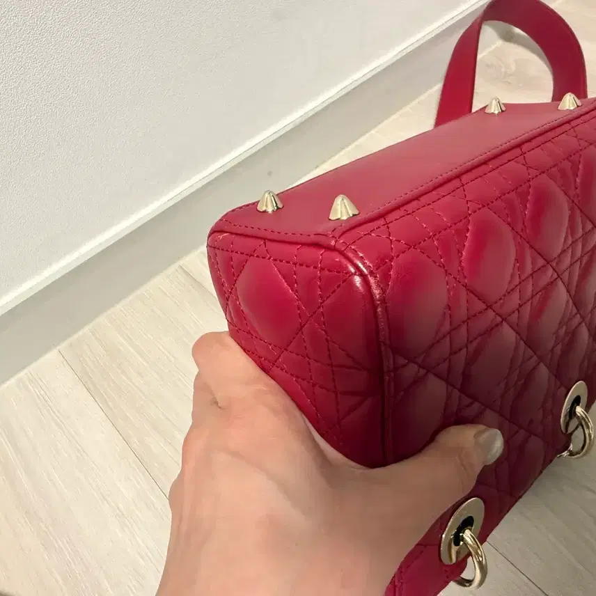 디올 레이디백 스몰 체리레드 사진 5