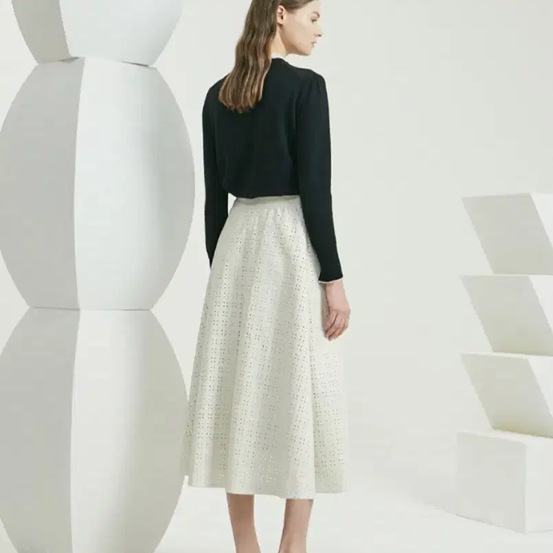 한섬 21fw 타임 아일렛 레더 스커트 55