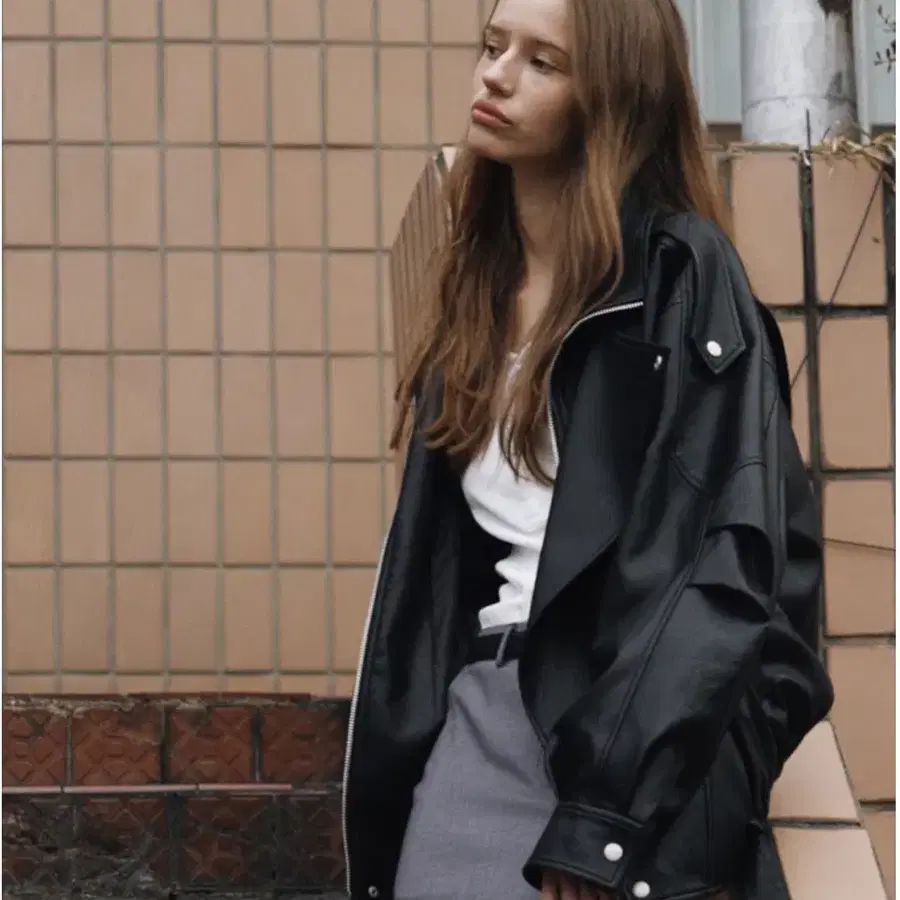 퀸즈래빗 오버핏 레더자켓