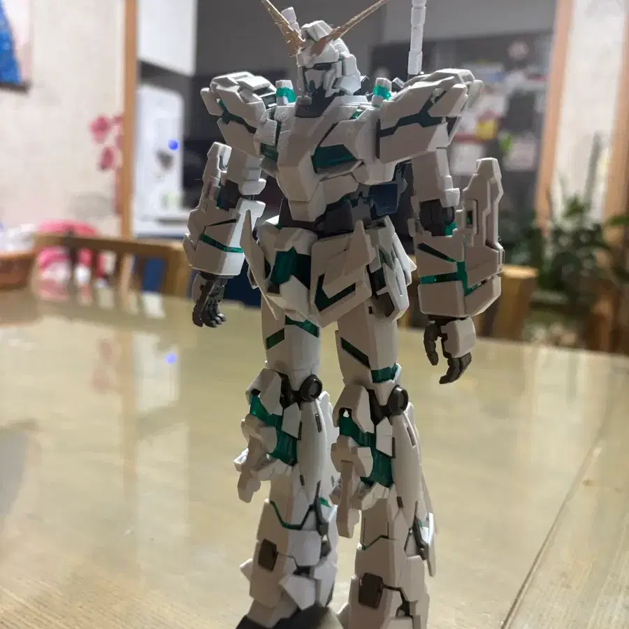 MG 풀아머 유니콘 건담 ver.ka (본체만 가조립)