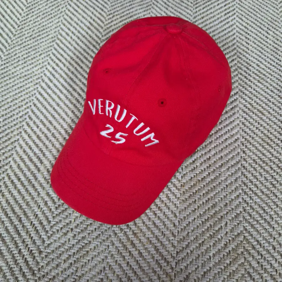베루툼(VERUTUM) 볼캡(야구모자) 레드