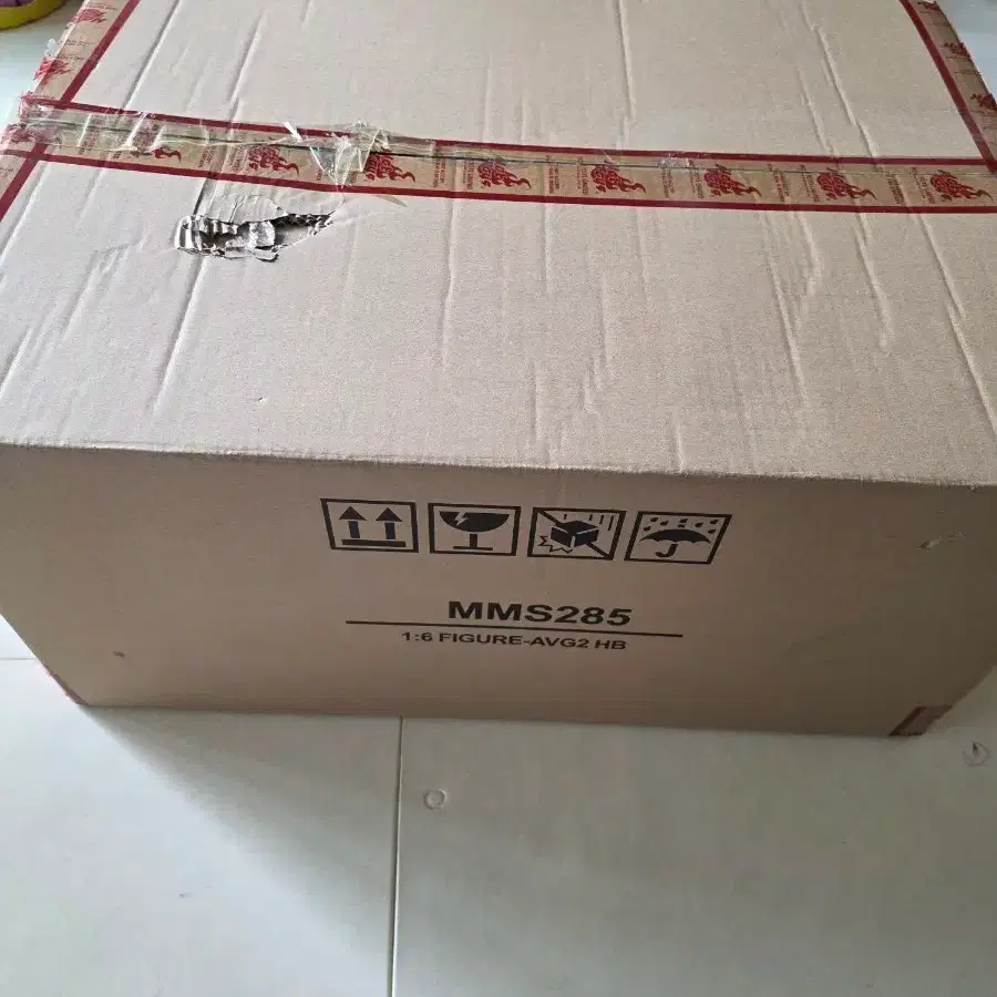 핫토이 MMS285 헐크버스터와 뿅뿅팔 세트 1:6 피규어