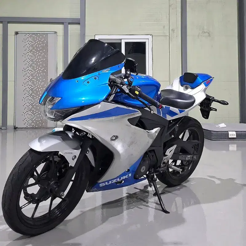 스즈키gsxr125 21년식/스폐셜카울/머플러튜닝 팝니다