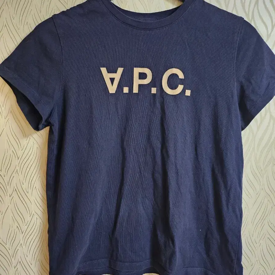 A.P.C. 반팔티 네이비