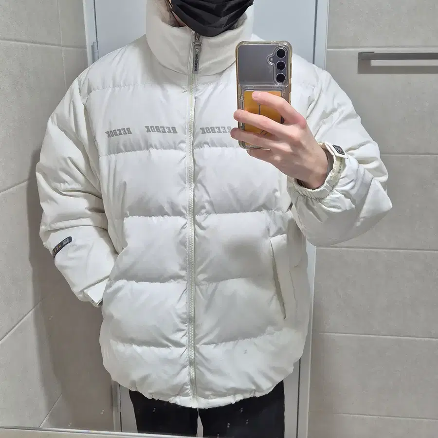 리북 올드스쿨 패딩자켓 판매합니다