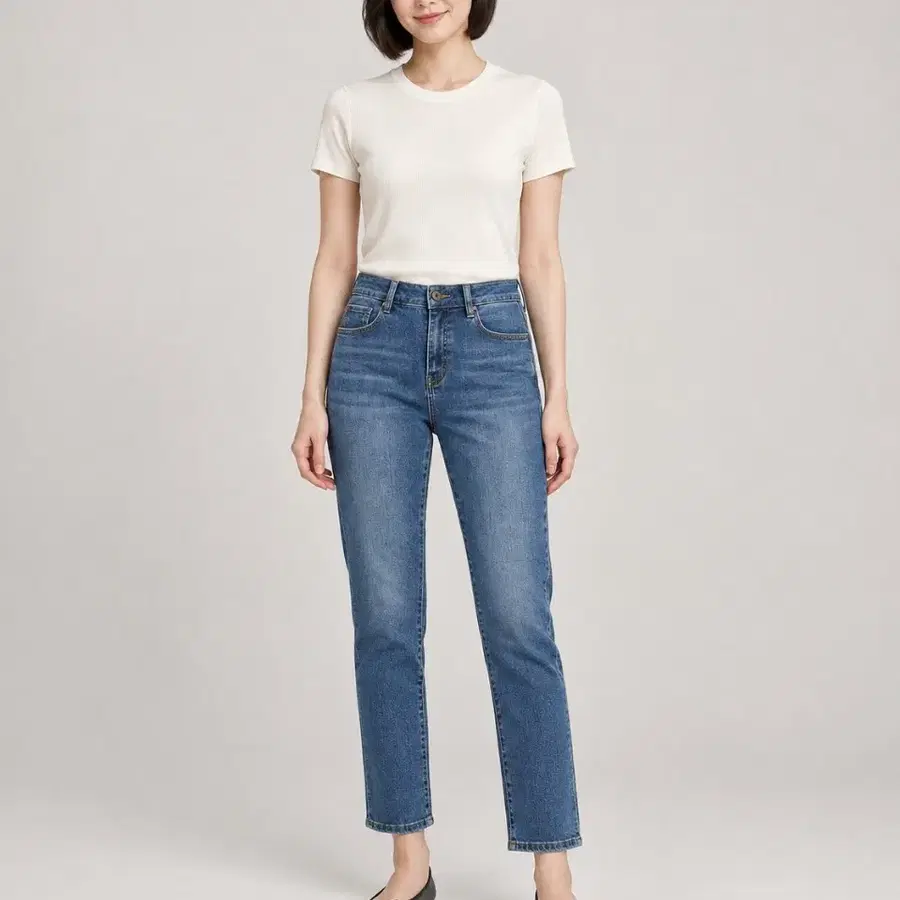 BCBG 비씨비지/2021ss/중청 워싱 앵클 데님 팬츠/55/앨리스/2043