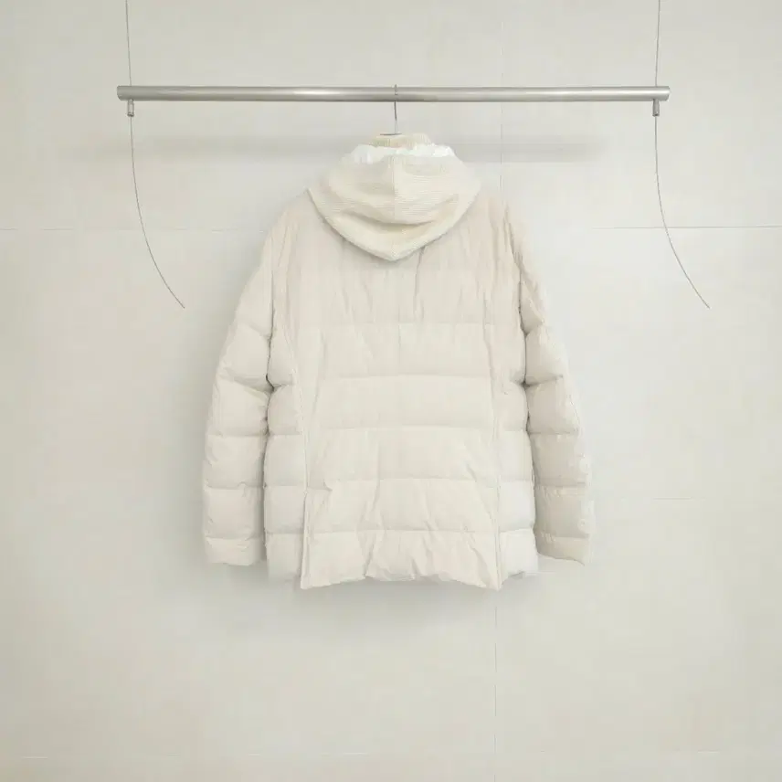 브루넬로쿠치넬리 베이지 다운패딩 자켓 L MM45A7336G 사진 2