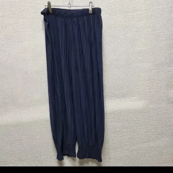 a176 플리츠 바지