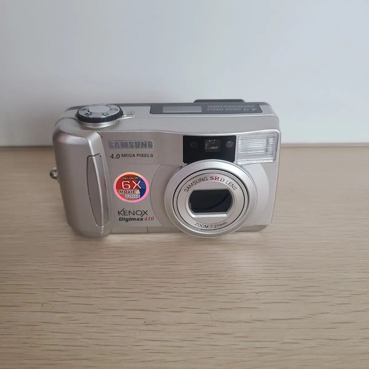 Samsung Kenox Digimax 410 Digital Camera