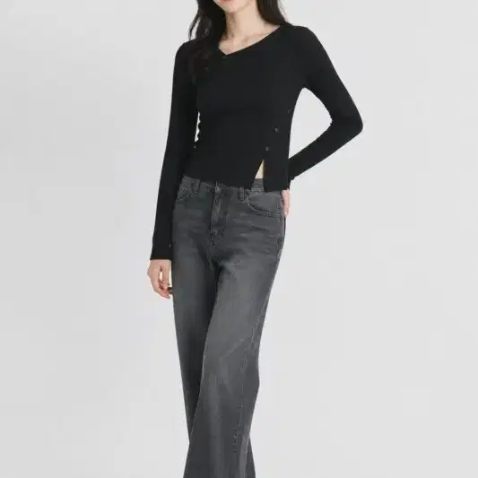 여55/JSNY 23SS 언발란스 컷아웃 블랙 니트