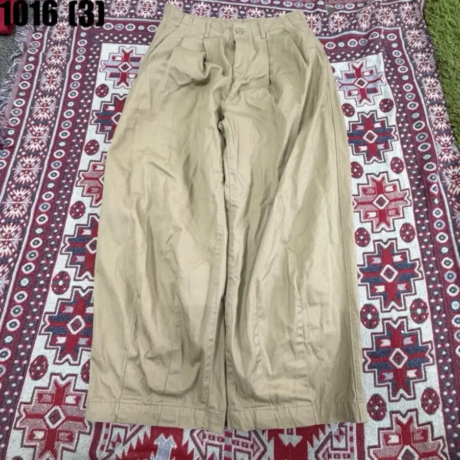 무신사스텐다드 카키색 면바지 베이지색 넓은 통바지 30 10/16
