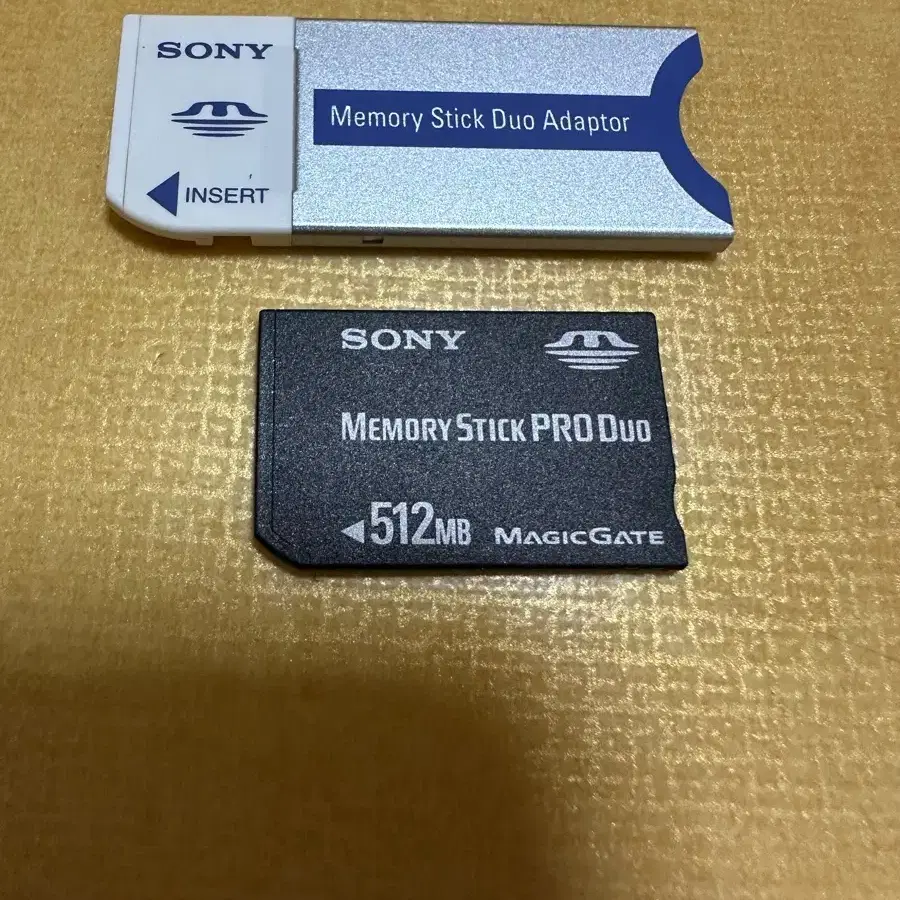 소니 메모리 스틱 프로 512 MB 판매합니다.