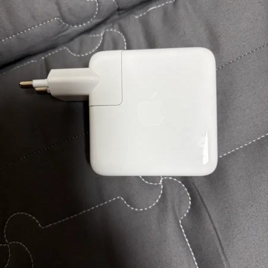 MacBook Pro M5 정품 어댑터 70W