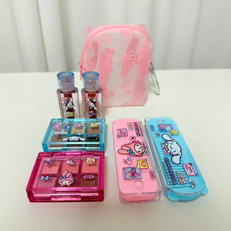 삐아 산리오 콜라보 오버글레이즈 미니 & 레디투 웨어 아이 팔레트 세트 일괄