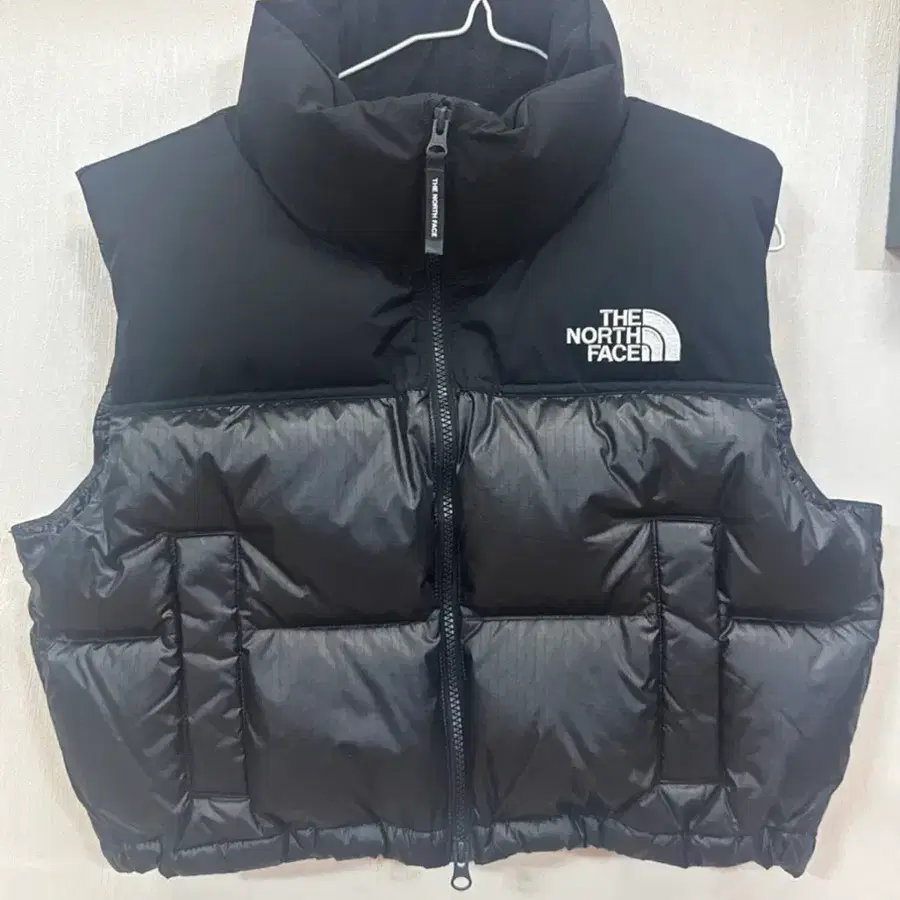 노스페이스 눕시 베스트 블랙