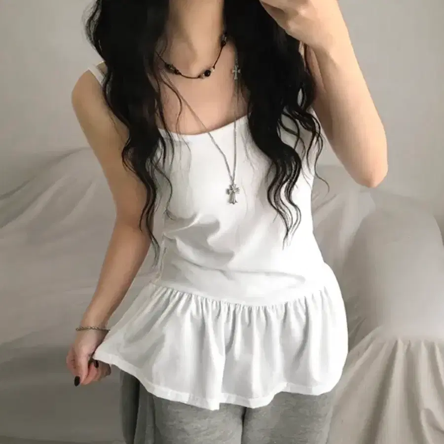 여리 찰랑 사계절 레이어드 셔링 프릴 민소매 원피스 이너 나시 슬리브리스 아이보리 에이블리 지그재그