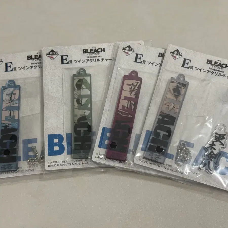 블리치 제일복권 이치방쿠지 E상 아크릴 키링 미개봉