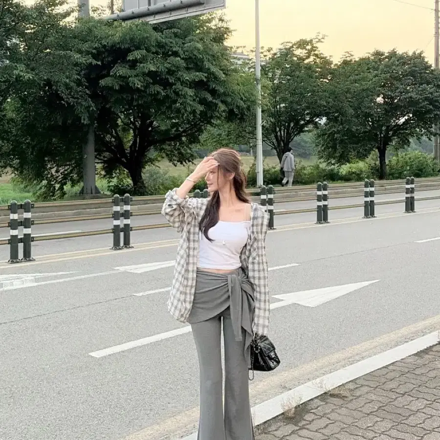 포스트모니션 체크 후드 셔츠