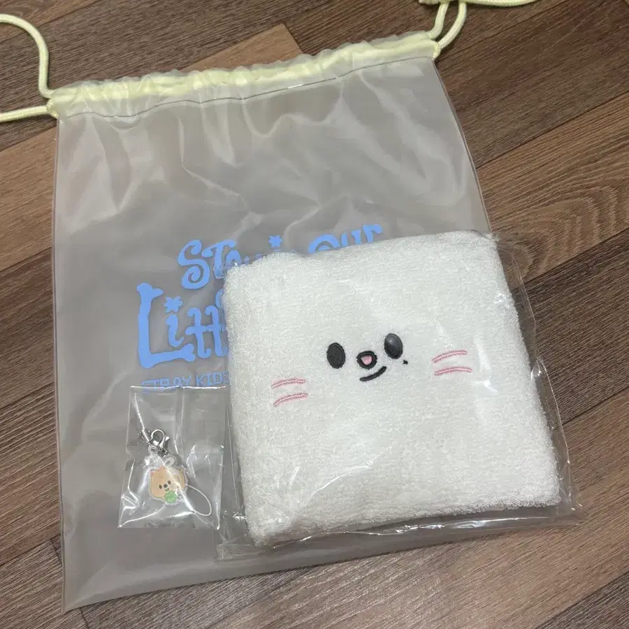 스트레이키즈 팬미팅 입장특전 지니렛 손수건 한쿼카 키링 일괄