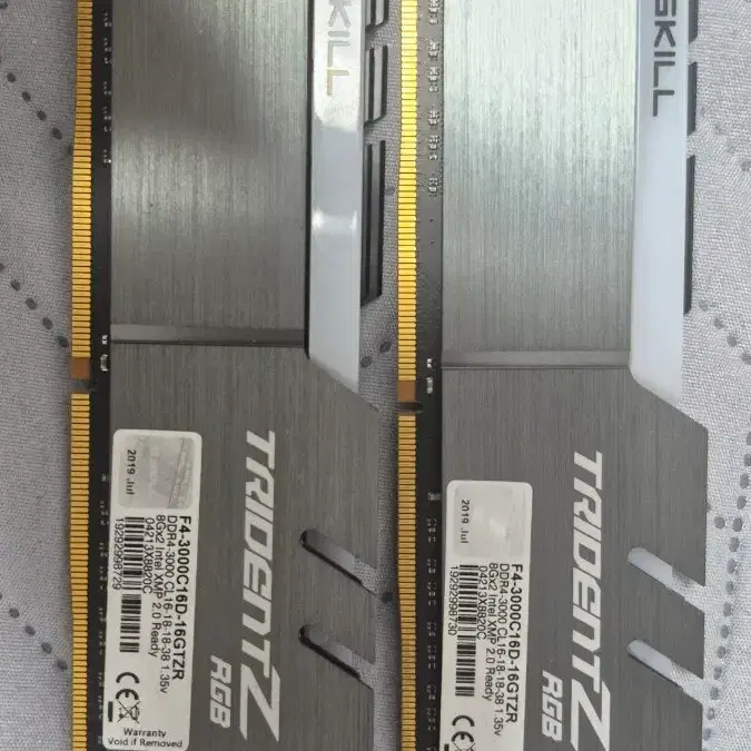 G.SKILL 트라이던트Z RGB DDR4 3000 16GB (8Gx2)
