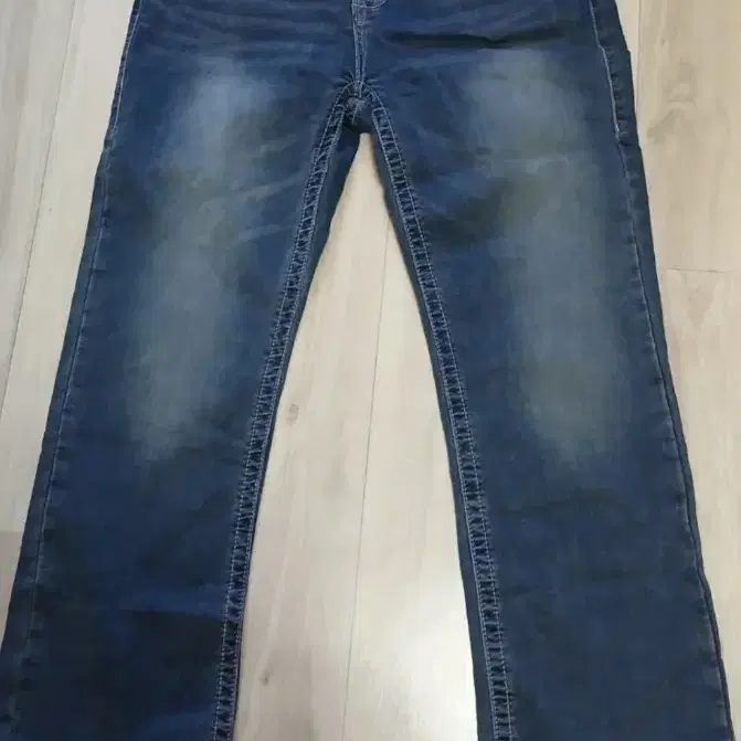 男性衣料品 トゥルーレリージョンデニム ジーンズ 第2章---個人価格です。