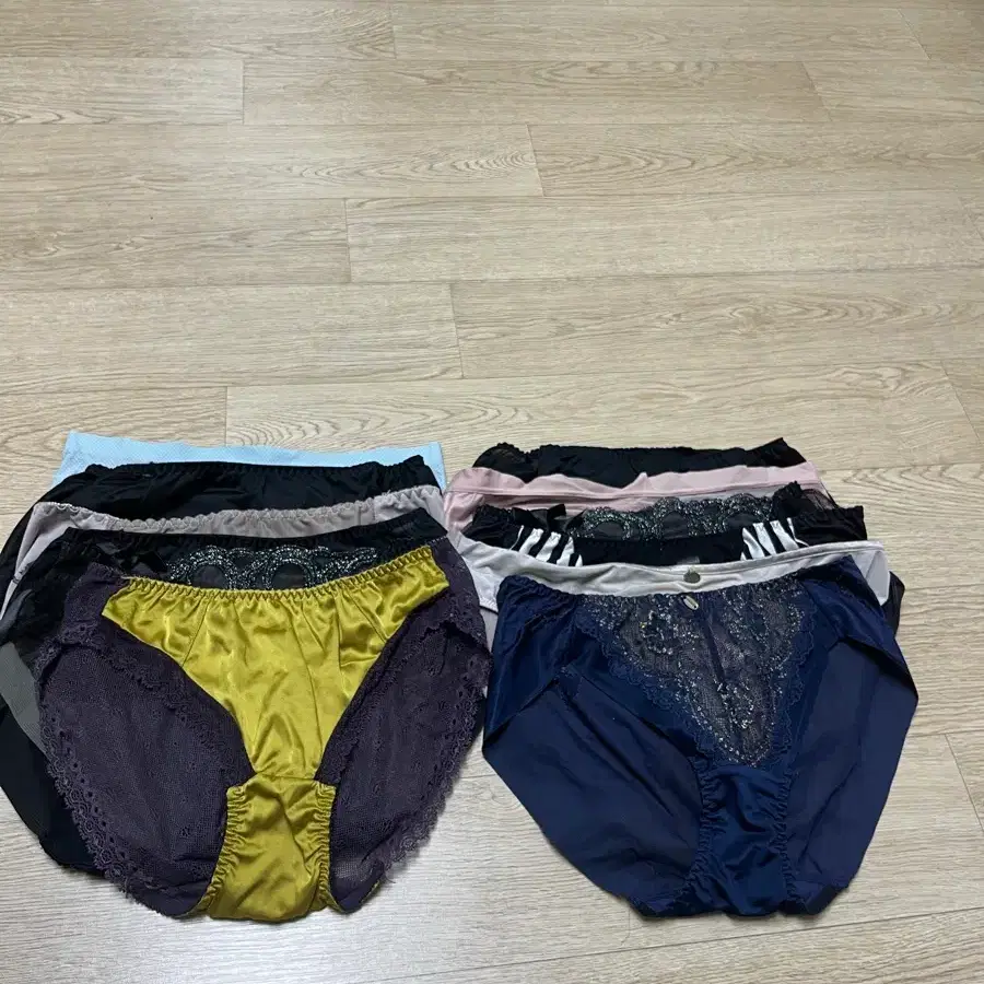 속옷.팬티 12장 일괄로 정리해요 (손세탁 후 배송) 4