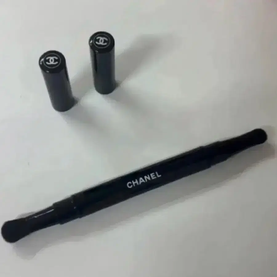 샤넬 아이섀도우 듀얼브러쉬 200 새제품