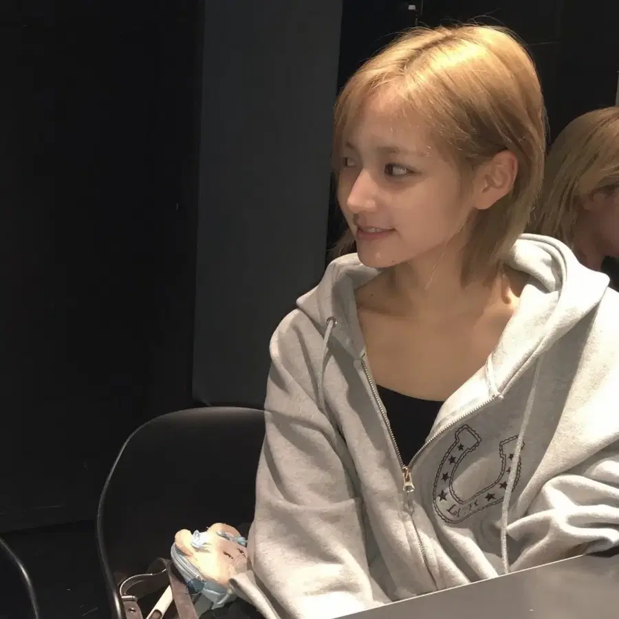 러브이즈트루 유니콘 그레이 후드집업