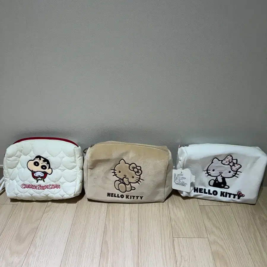 헬로키티 크레용신짱 파우치 3종 (일괄)