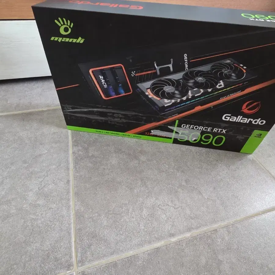 만리 Gallardo RTX 5090 그래픽카드 박스