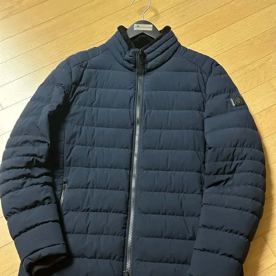 무스너클 실버톤 경량패딩 다크네이비