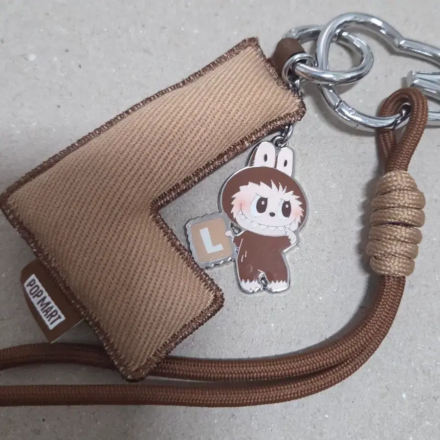 라부부 알파벳 키링 L