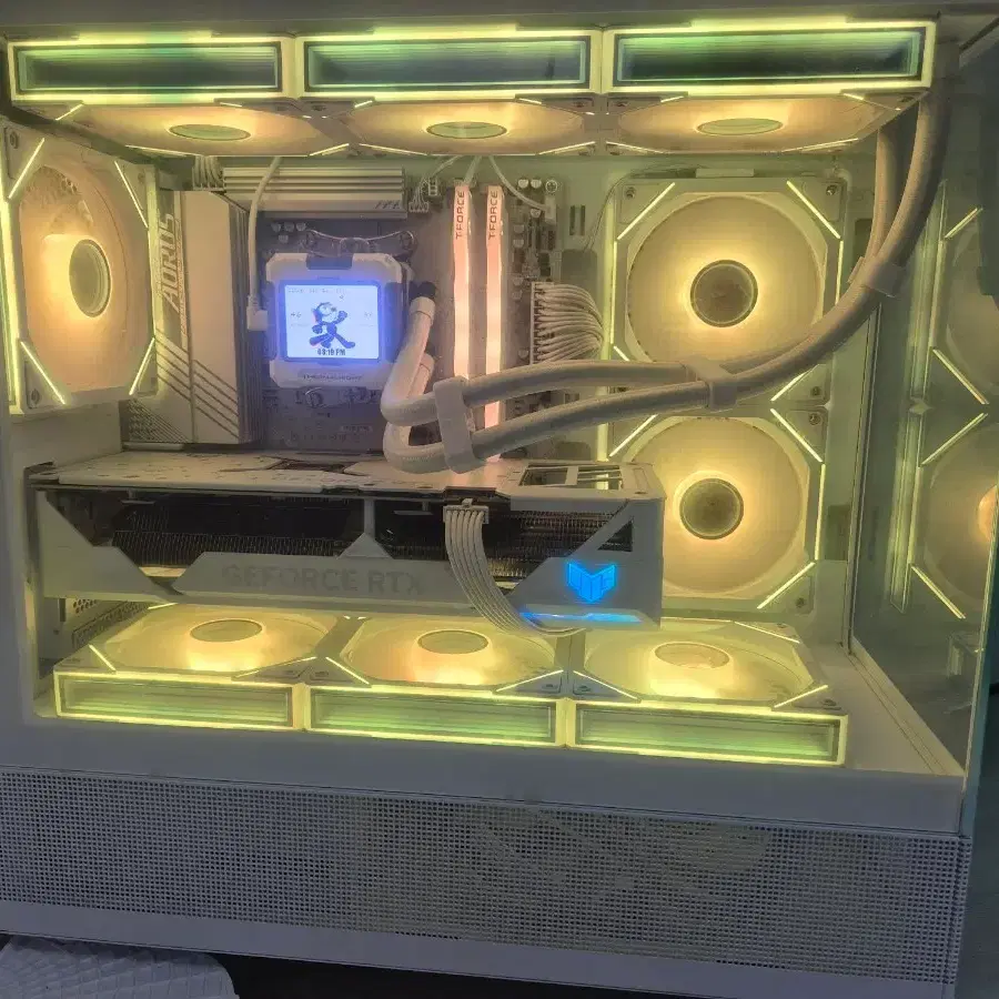 고사양 4070ti super 화이트 감성 본체 두대 각각  팝니다.