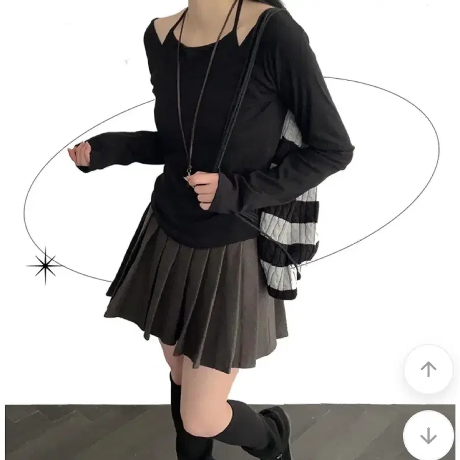 홀터넥 레이어드 긴팔 티셔츠 블랙