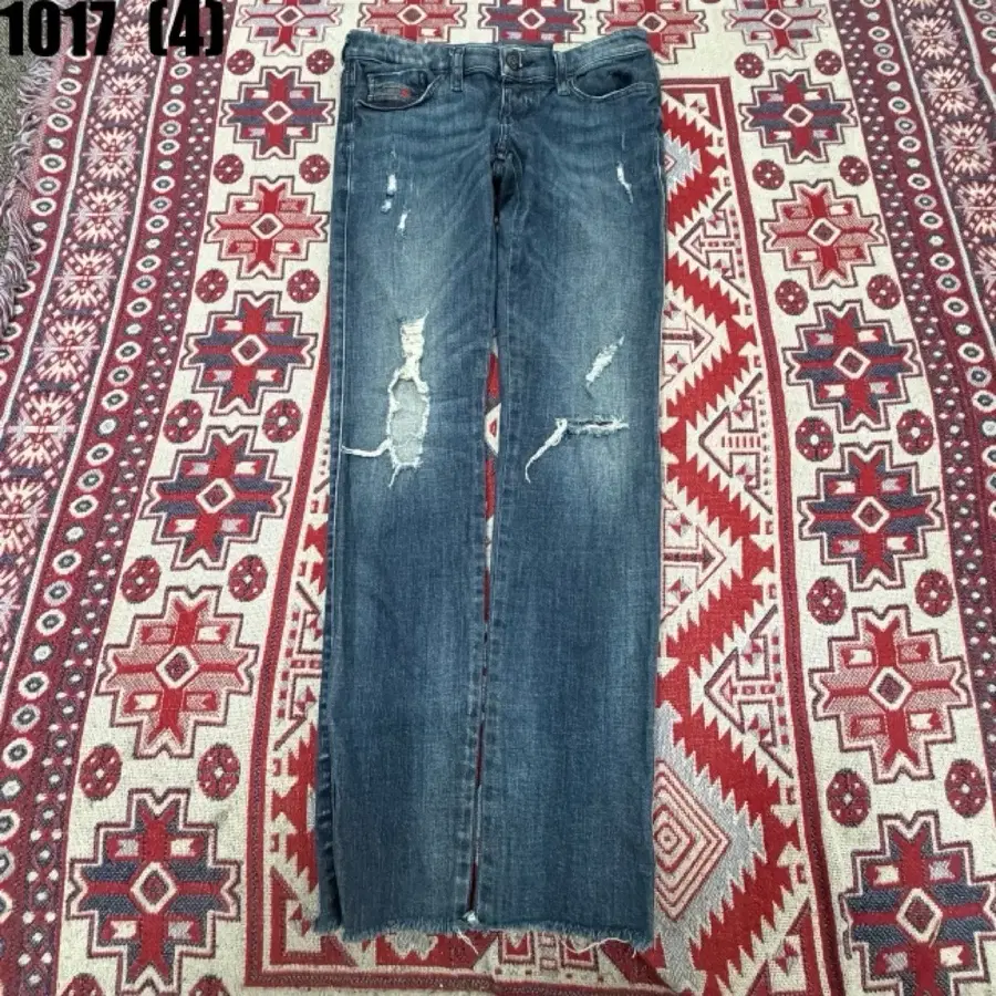 디젤 여성 청바지 블루 스트레이트 핏 데미지 워싱