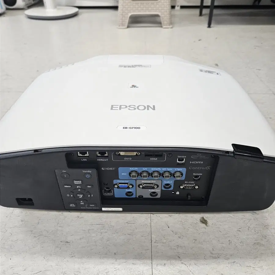 EPSON EB-G7400 프로젝터 판매합니다.