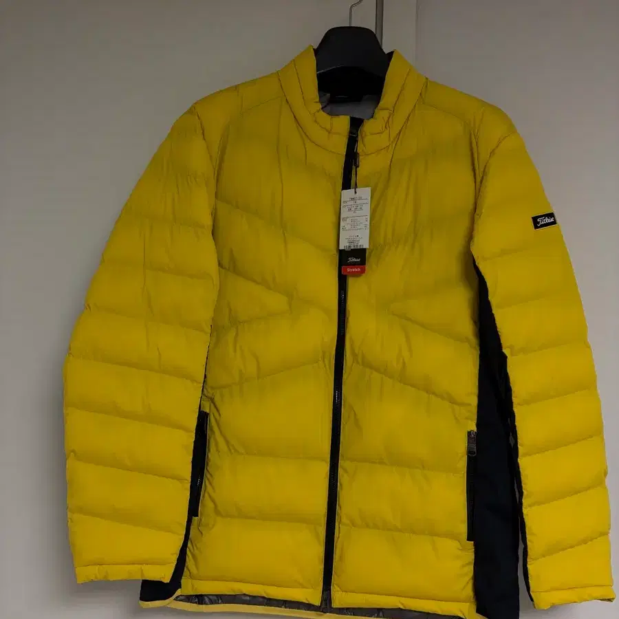 새상품) 타이틀리스트 남성 퀼팅 경량패딩 3L(2xl) 옐로우 골프옷 등산