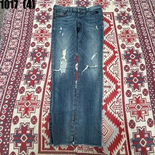 디젤 청바지 디스트로이드 컷팅 팬츠 W28L30 1017