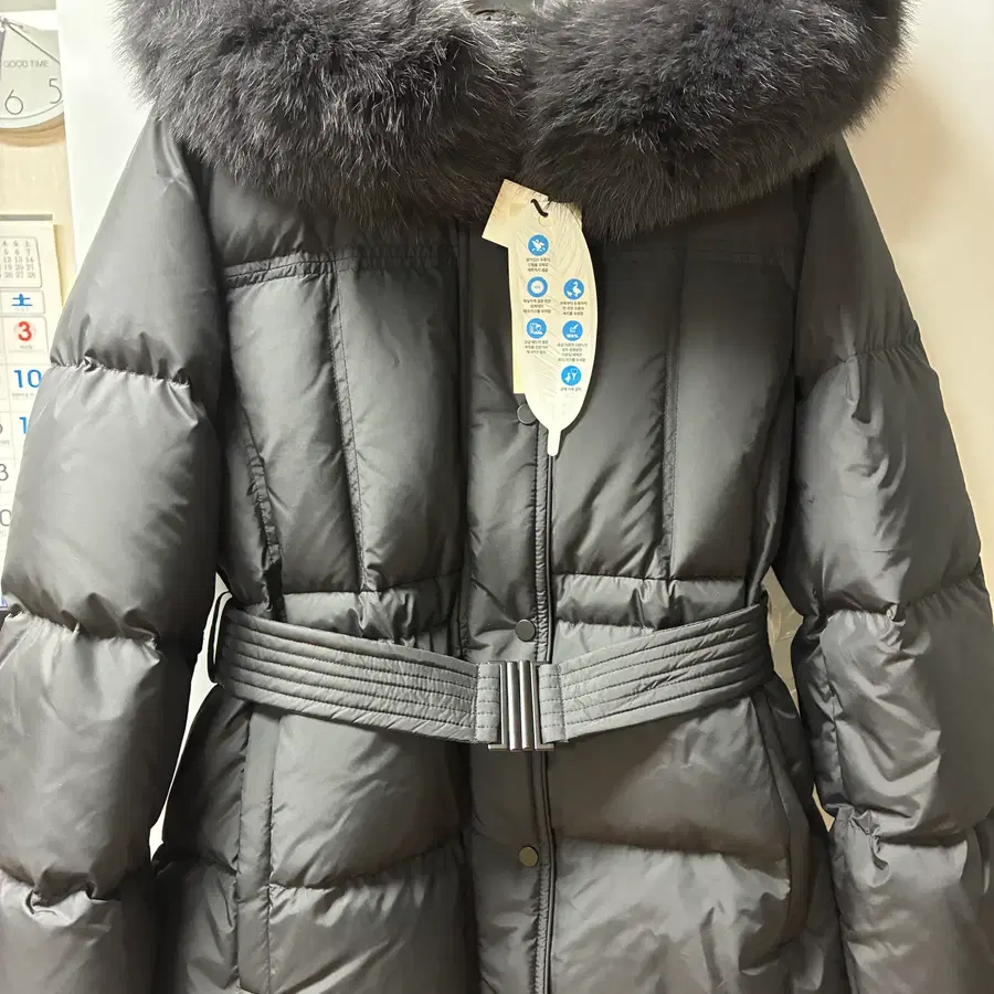 (새상품)리스트 폭스퍼 덕다운 숏패딩
