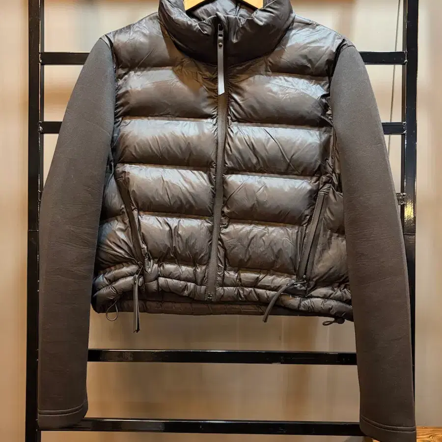 [XS] 자라 ZARA 하이브리드 크롭 패딩 자켓 스웻 소매 배색 3.5
