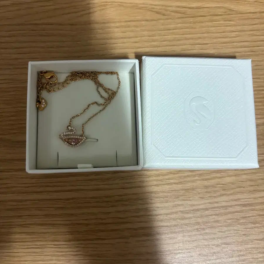스와로브스키 목걸이
