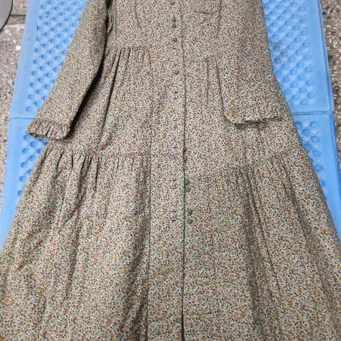 잔잔한 꽃무늬 겨울 담 롱 원피스