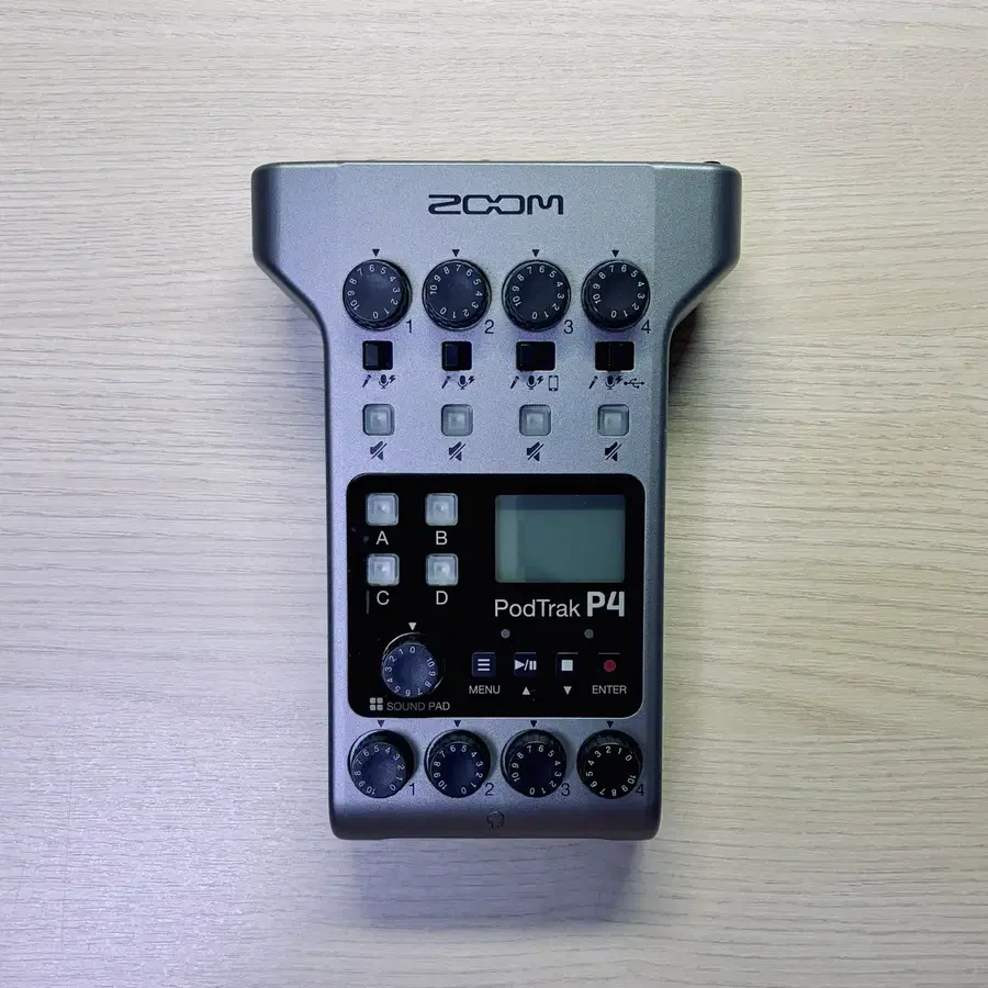 ZOOM PodTrak P4 레코더