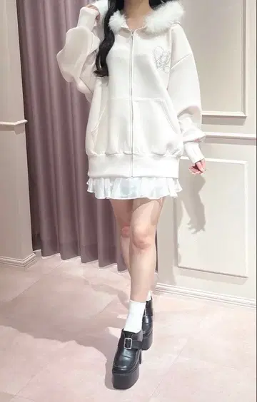 [ 당일 발송 ] anmille 큐빅 로고 후드티 핑크 루즈핏 맨투맨