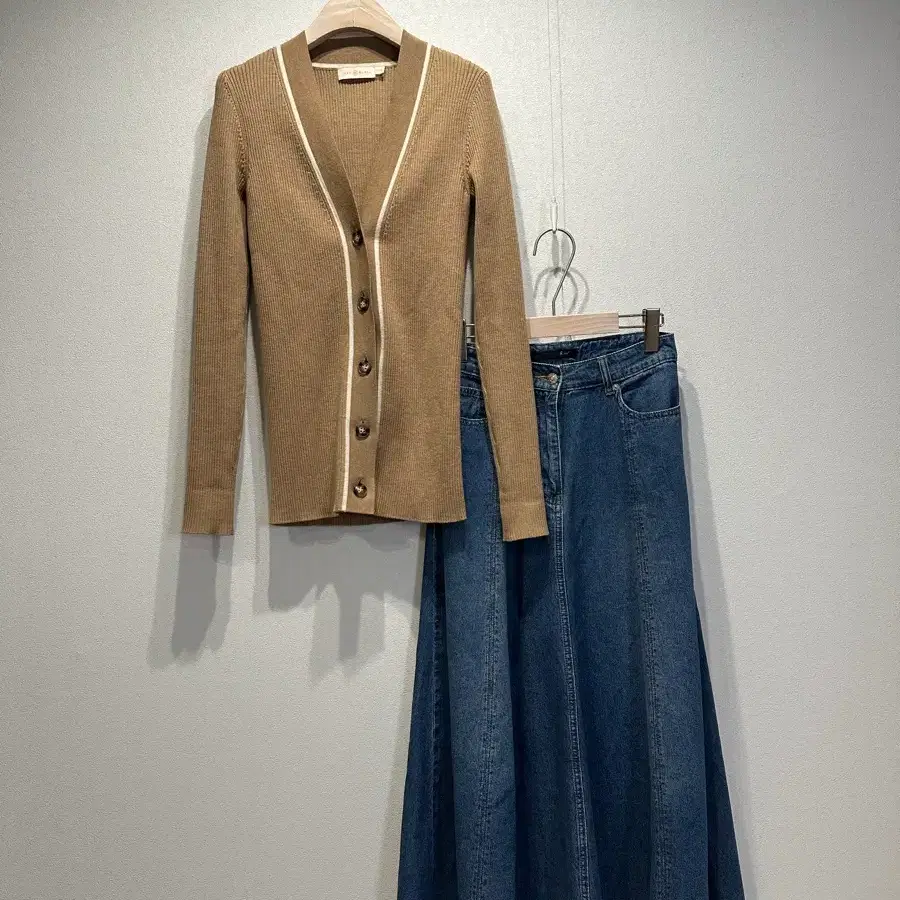 토리버치 울 골지 가디건