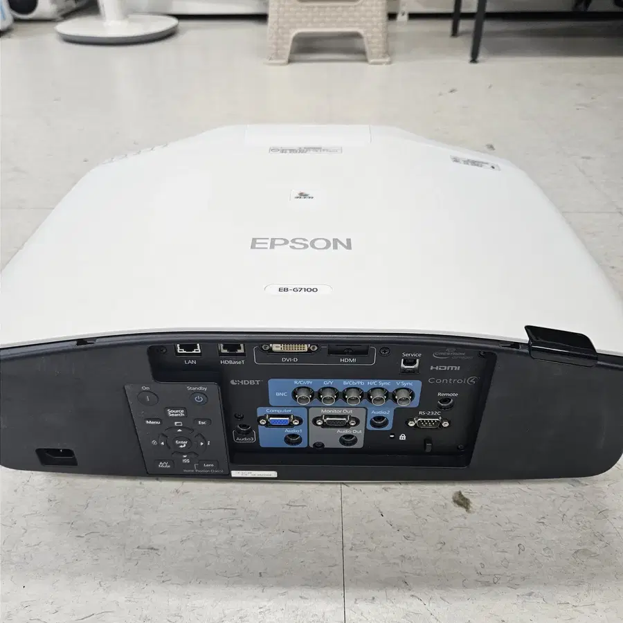 EPSON EB-G7400 프로젝터 판매합니다.