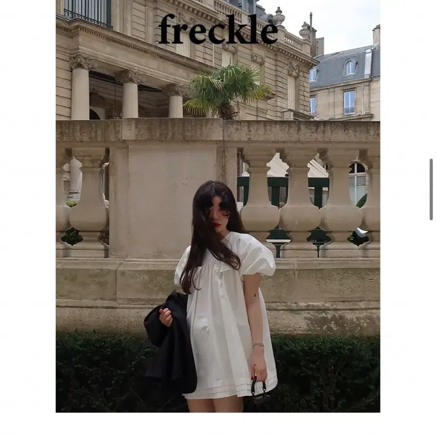 프레클 화이트 퍼프 드레스