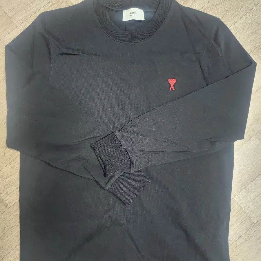 아미 스몰 하트 롱슬리브 티셔츠 블랙 XXXL(110)
